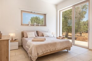 3 chambres, fer et planche à repasser, lit parapluie, Wi-Fi gratuit