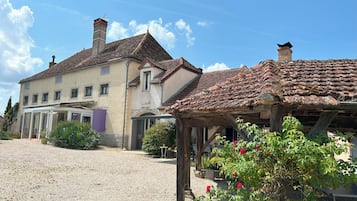 Fachada da propriedade