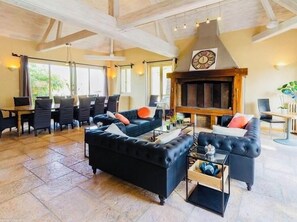 Living area - La Marelle (Corberon)