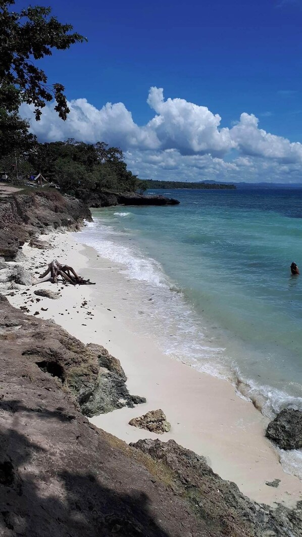 Beach - Cozy Villa near the beach in Panglao Island. Stay at Villa Izabella (Dauis)