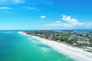 Solsenger og strandhåndklær