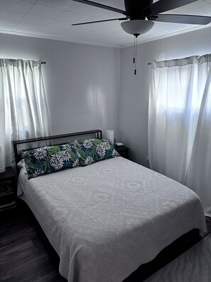 2 bedrooms, desk, iron/ironing board, free WiFi