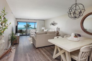 TV - All New! Gulf Front! High End! (Sanibel)