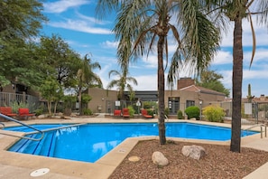 Pool - Ventana Canyon 2 bd, 2 ba casita sleeps six. Catalina Mountain view from patio.  (Tucson)