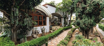 Oaxaca Bungalow in Resort/Compound Setting/"La Escuelita"/Bule Villas