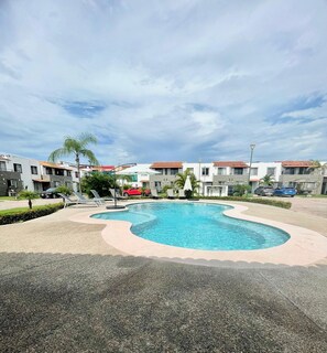 Villa Grand | Alberca | Alberca al aire libre 