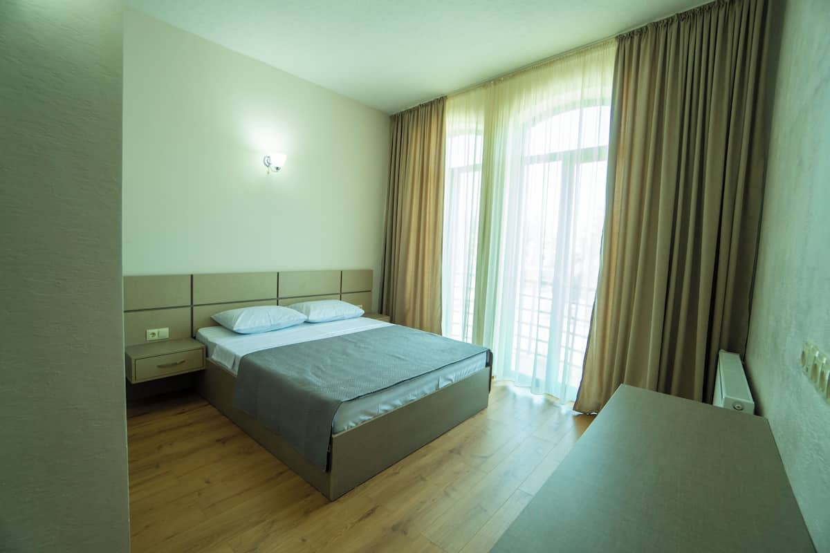 Standardzimmer, Balkon | Laptopgeeigneter Arbeitsplatz, kostenloses WLAN