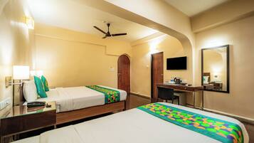 Deluxe Room | In-room safe, desk, blackout curtains, iron/ironing board