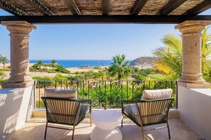 Villa de lujo, 4 habitaciones, piscina privada, vistas al mar | Terraza o patio