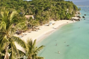 Private beach nearby, beach volleyball - Sea Wind Resort (Boracay Island)