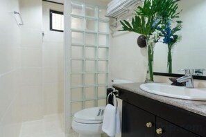 Unclassified image, 4 of 103, button - Sea Wind Resort (Boracay Island)