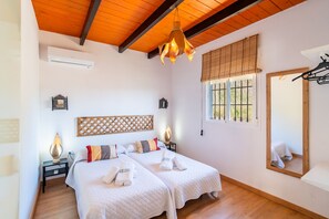 5 habitaciones, tabla de planchar con plancha y wifi gratis 