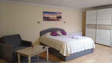 1 bedroom, iron/ironing board, WiFi, bed sheets