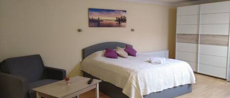 1 bedroom, iron/ironing board, WiFi, bed sheets