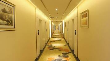 ุงูู
ูุดุฃุฉ ู
ู ุงูุฏุงุฎู