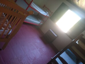 8 habitaciones y wifi