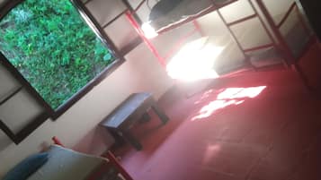 8 bedrooms, WiFi