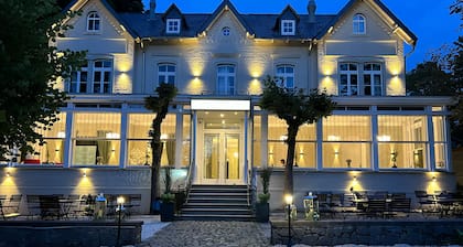 VILLA FIRST im Sophienhof