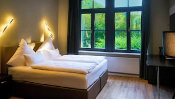 King Suite with Spa Bath | 1 間臥室、高級寢具、羽絨被、遮光布/窗簾