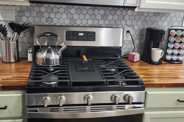 KĂŒhlschrank, Mikrowelle, Ofen, Herdplatte