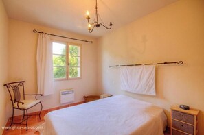 4 bedrooms, iron/ironing board, WiFi, bed sheets - Casa u buschetto (Pietralba)