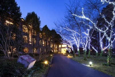 Weisheng Xiangyi Hotel (Xiangyi Building)