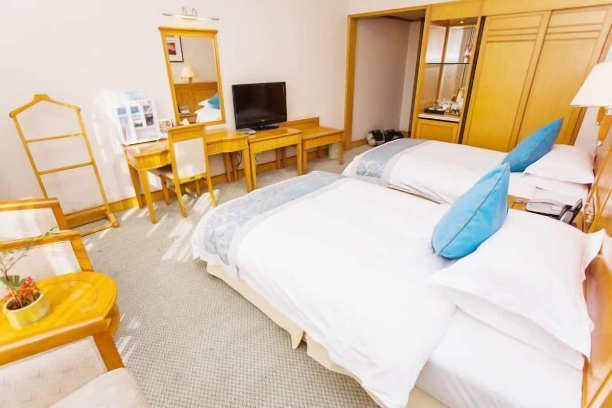 Cribs/infant beds