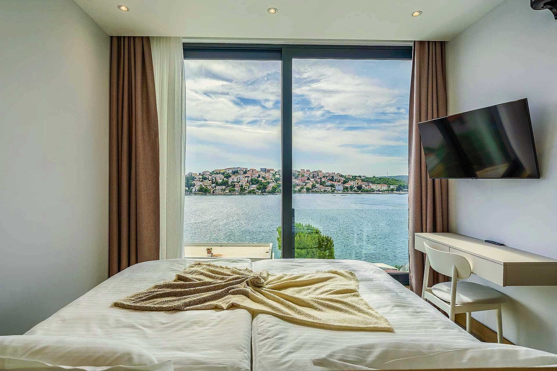 5 chambres, bureau, fer et planche à repasser, Wi-Fi gratuit