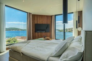 5 bedrooms, desk, iron/ironing board, free WiFi - Villa Allina, Luxurious 5- Bedroom Villa with Panoramic Views with Heated Pool (Zatoglav)