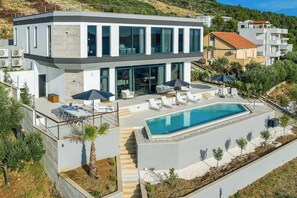 Exterior - Villa Allina, Luxurious 5- Bedroom Villa with Panoramic Views with Heated Pool (Zatoglav)