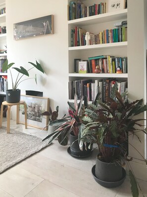 Interior - Cosy Victorian house in south London with a sunny private garden. (LONDON)
