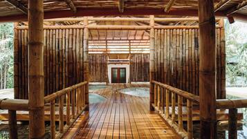 Couples treatment rooms, hot tub, body treatments, hot stone massages