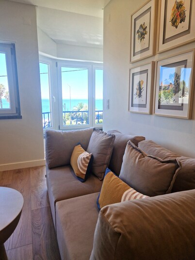 NEW! ESTORIL SEAFRONT 1BEDROOM APARTMENT