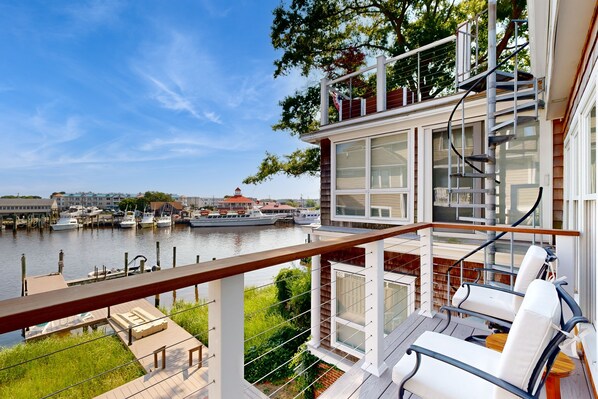 Terrace/patio - Town of Lewes condo steps from the park w/Tennis, Pickleball & Basketball (Lewes)