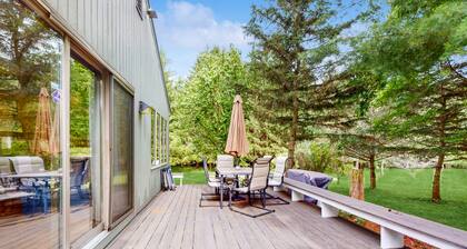 Surrounded by natural beauty with firepit & grill- in wine region