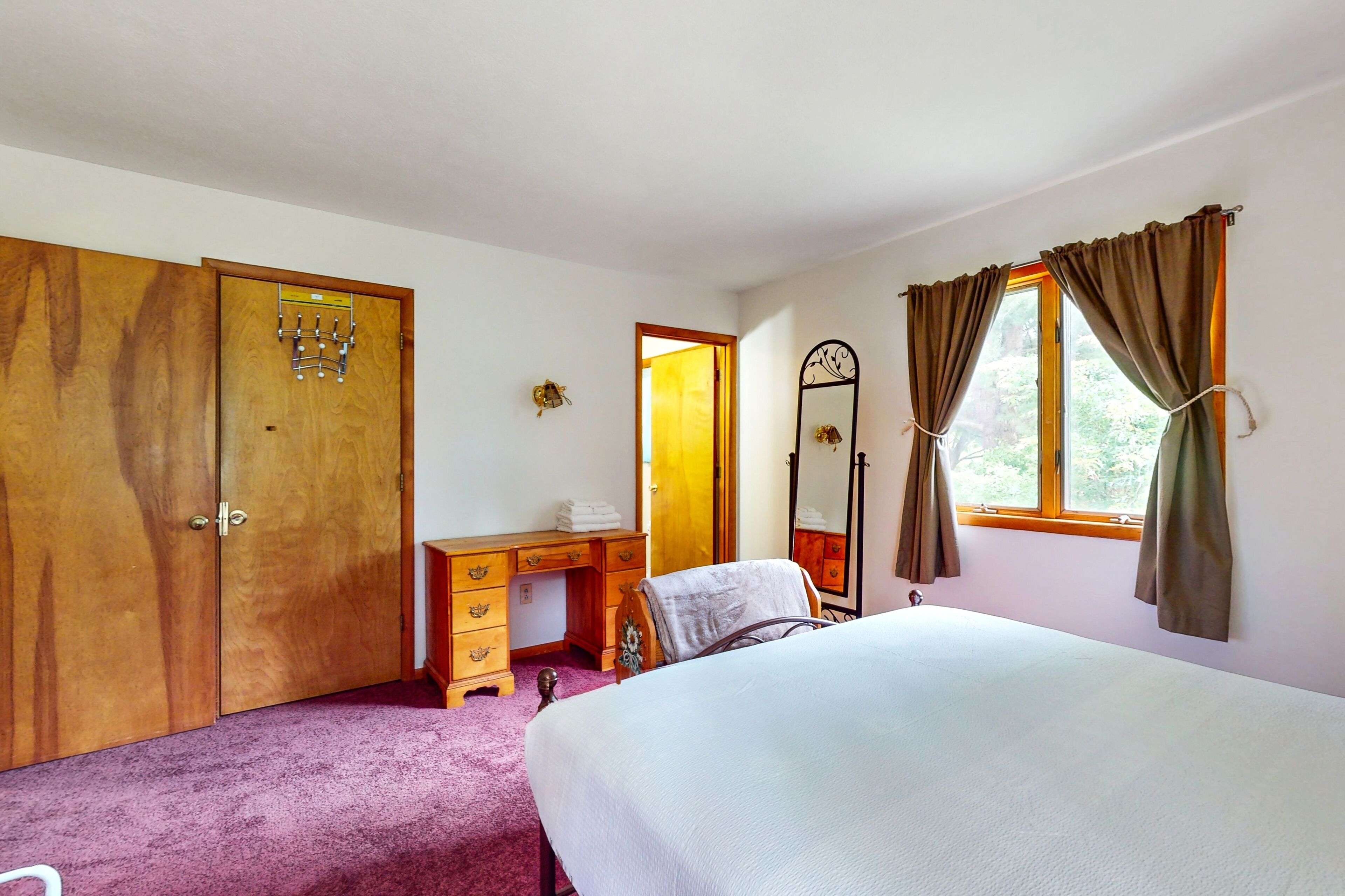 3 soverom, strykejern/-brett, reiseseng for barn og internettilgang