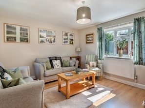 TV, fireplace - A hidden gem in the heart of Lincolnshire located on the banks of a Reservoir. (Revesby, near Boston)