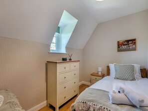 3 bedrooms, free WiFi, bed sheets - A hidden gem in the heart of Lincolnshire located on the banks of a Reservoir. (Revesby, near Boston)