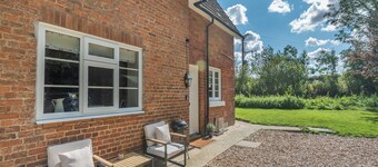 A hidden gem in the heart of Lincolnshire located on the banks of a Reservoir.