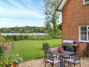 Outdoor dining - A hidden gem in the heart of Lincolnshire located on the banks of a Reservoir. (Revesby, near Boston)