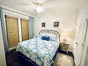 2 bedrooms, iron/ironing board, WiFi, bed sheets - OceanView Condo with Pool and Hot Tub  (Mexico Beach)