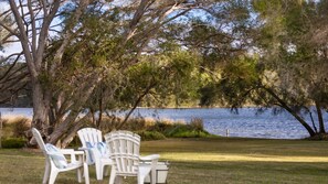 المنطقة المحيطة بالمنشأة