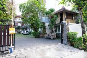 Exterior - Urbanview Hotel Wayan Mansion (Bali)