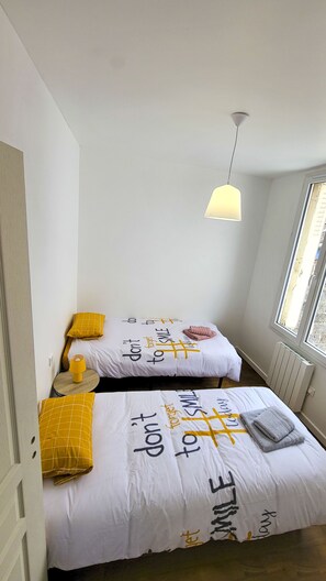 2 bedrooms, iron/ironing board, WiFi, bed sheets