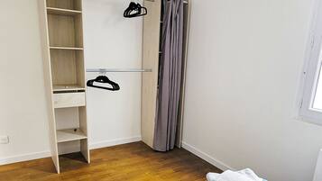 2 chambres, fer et planche Ă repasser, Wi-Fi, draps fournis