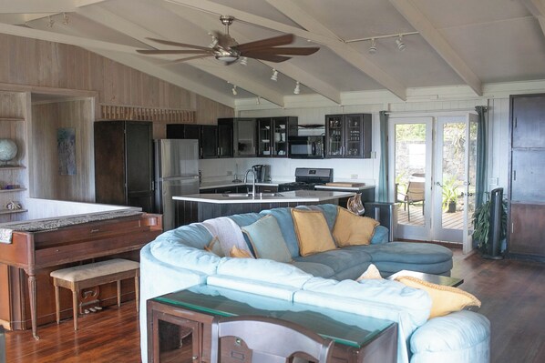 Smart TV - Charming townhome with WiFi in Kailua-Kona (Kailua-Kona)