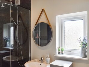 Towels - 3 bedroom accommodation in Hinderwell, near Runswick Bay (Hinderwell, near Runswick Bay)