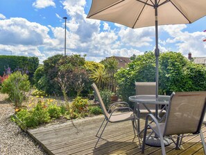 Outdoor dining - 3 bedroom accommodation in Hinderwell, near Runswick Bay (Hinderwell, near Runswick Bay)