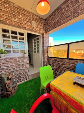 Outdoor dining - Stylish apartment a stone's throw from the beach (Essaouira)