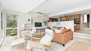 Smart TV - Tollgate Beach House (Denhams Beach)